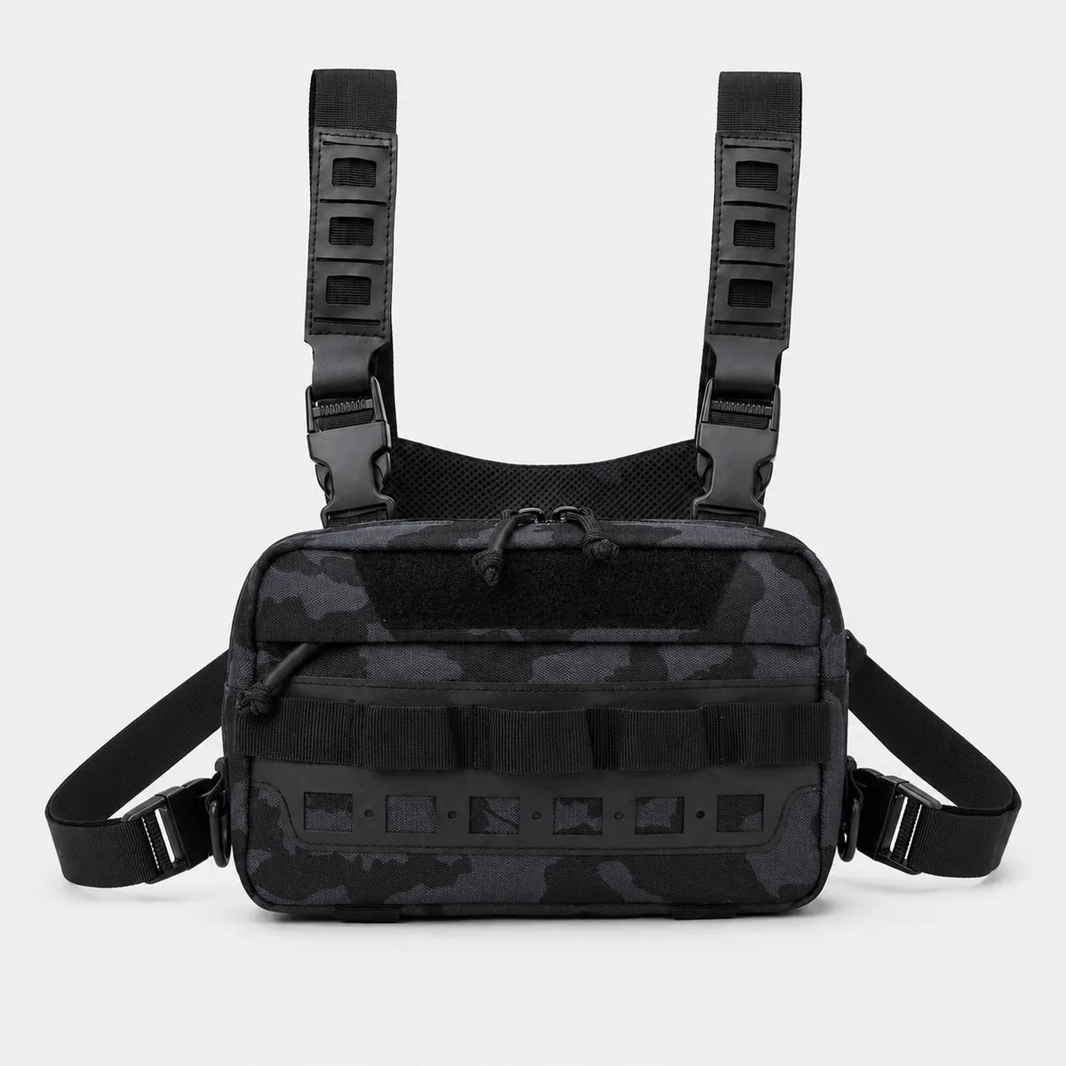 Sac de poitrine de pêche Sillure camouflage noir et gris vu de face, avec harnais et passants MOLLE